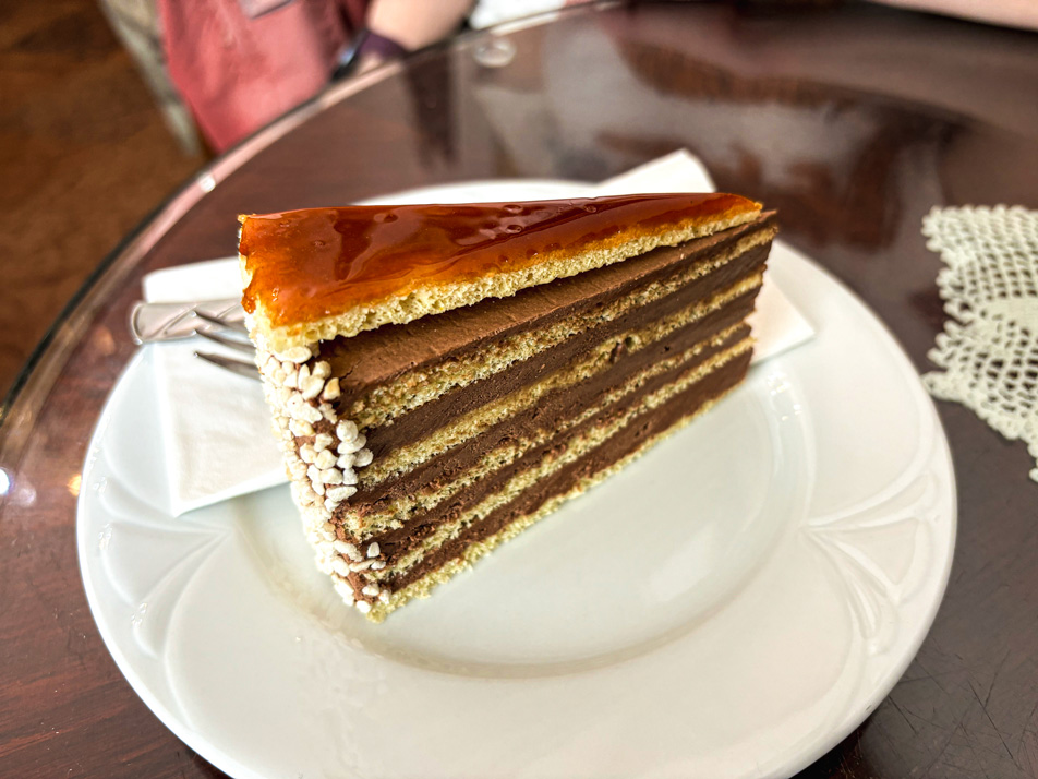 Dobos Torte, Ruszwurm Cafe in Buda Castle District